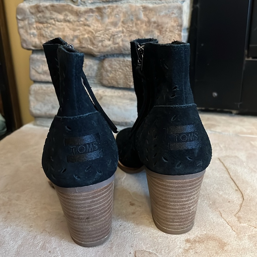 TOMS Majorca Leather Heeled Sandal - Picture 8 of 10